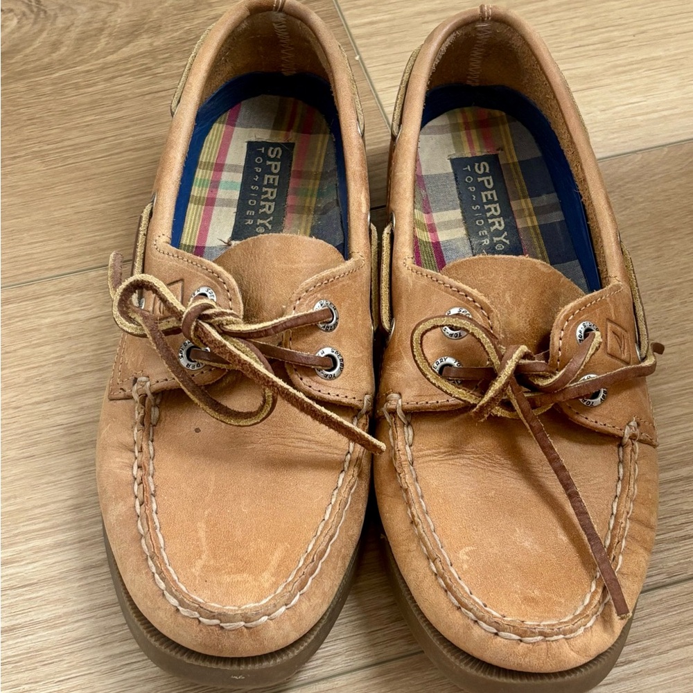 Sperry Topsider boat shoes